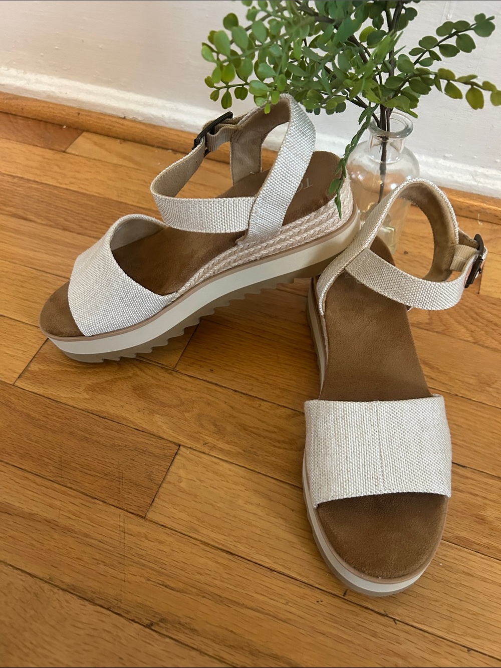 Toms Diana Wedge Sandal Ivory Platform sz 9